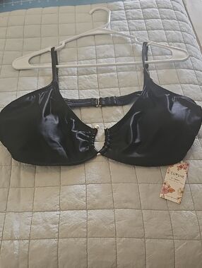 Cupshe Black Satin Underwire Bikini Top with Center Ring